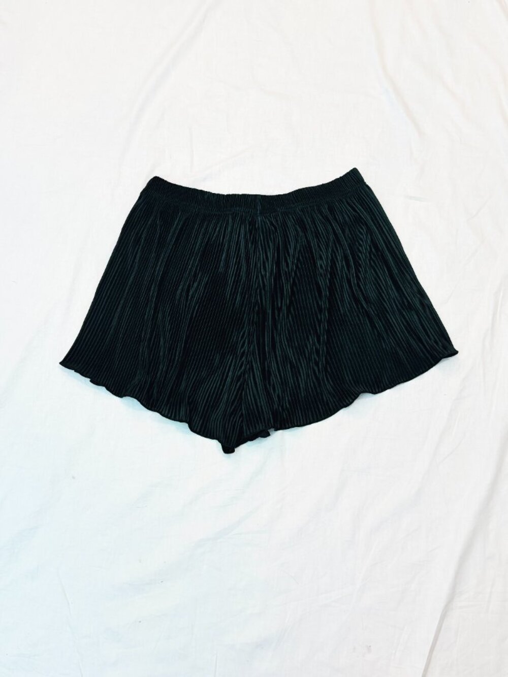 SHEIN Black Pleated Satin Wide Leg Shorts Elastic Waist Size L